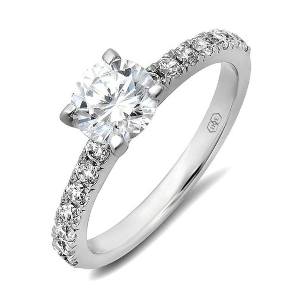 Round Cut Diamonds Engagement Ring